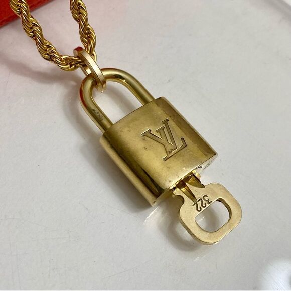 LOUIS VUITTON Lock and key 🔐 on Gold Tone Necklace #322 - Picture 5 of 13